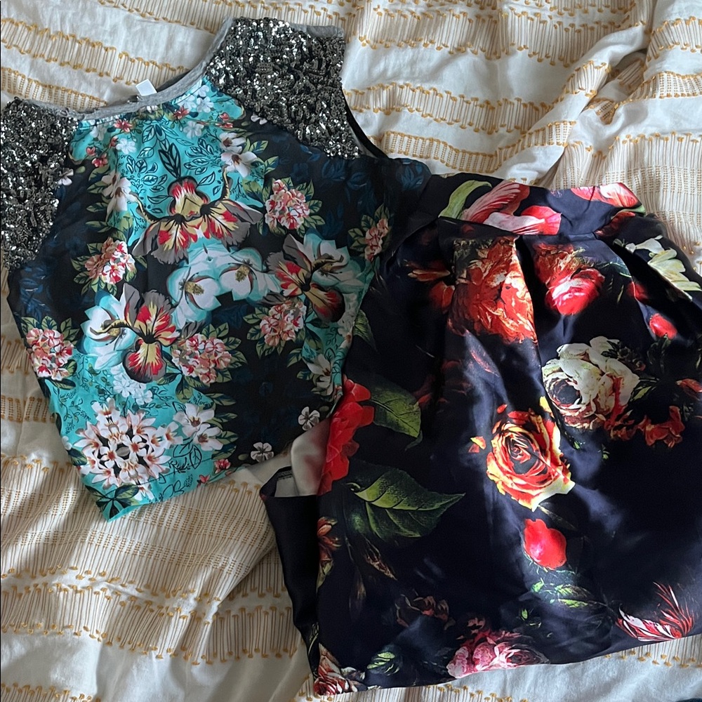 Floral Sequin Sleeveless Crop Top - Black & Teal